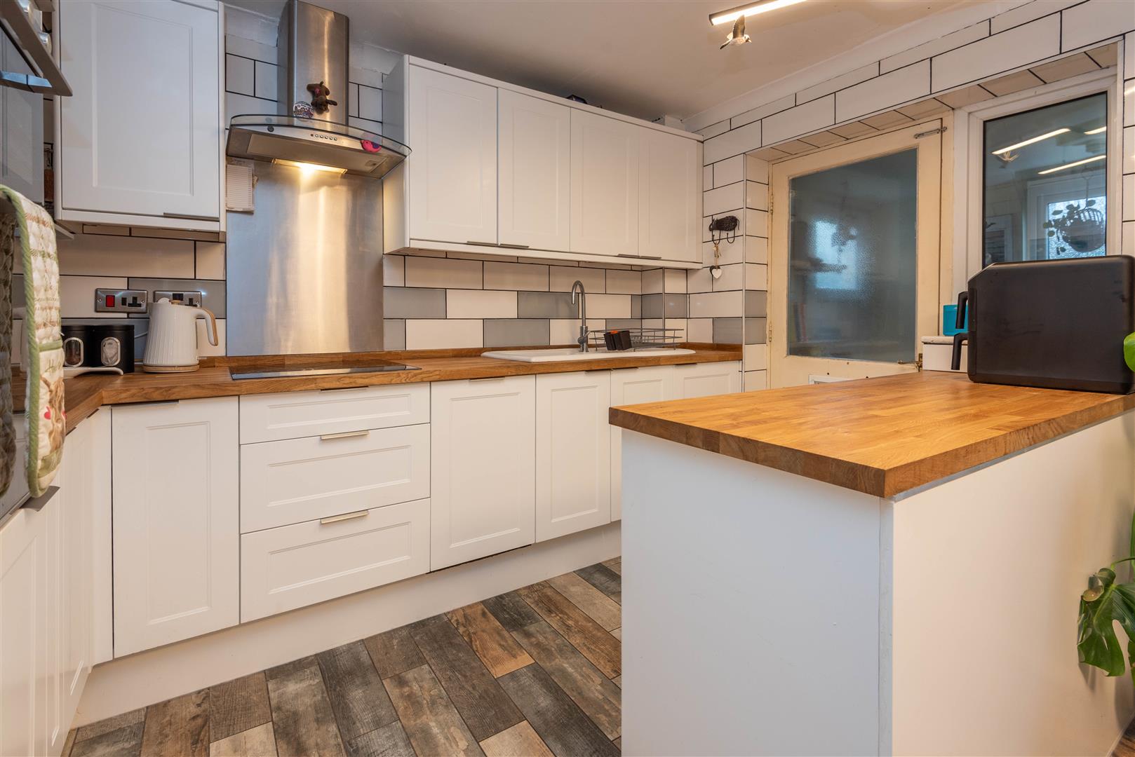 5 bed property in Carr Meadow, Preston
